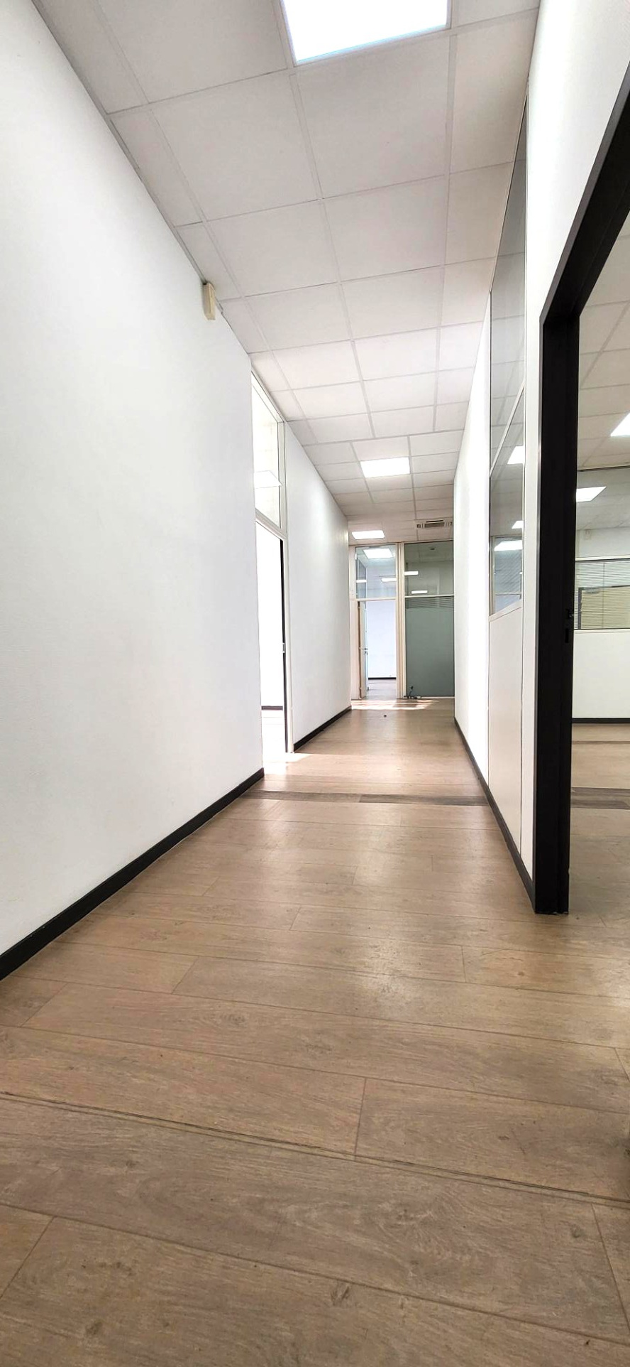 Local commercial à louer à Charleville mezieres, 340 m² – photo 3 sur 6