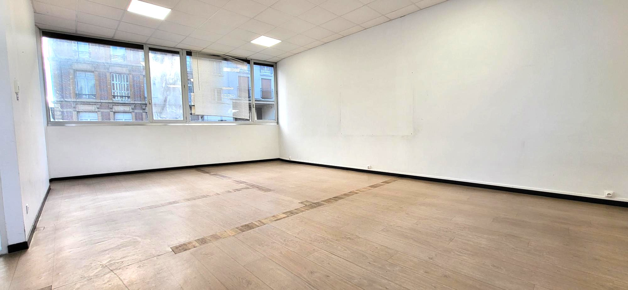 Local commercial à louer à Charleville mezieres, 340 m² – photo 2 sur 6